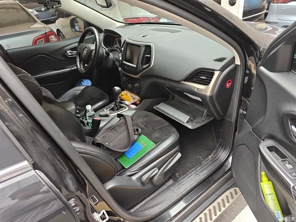 Jeep Cherokee, 2016 19