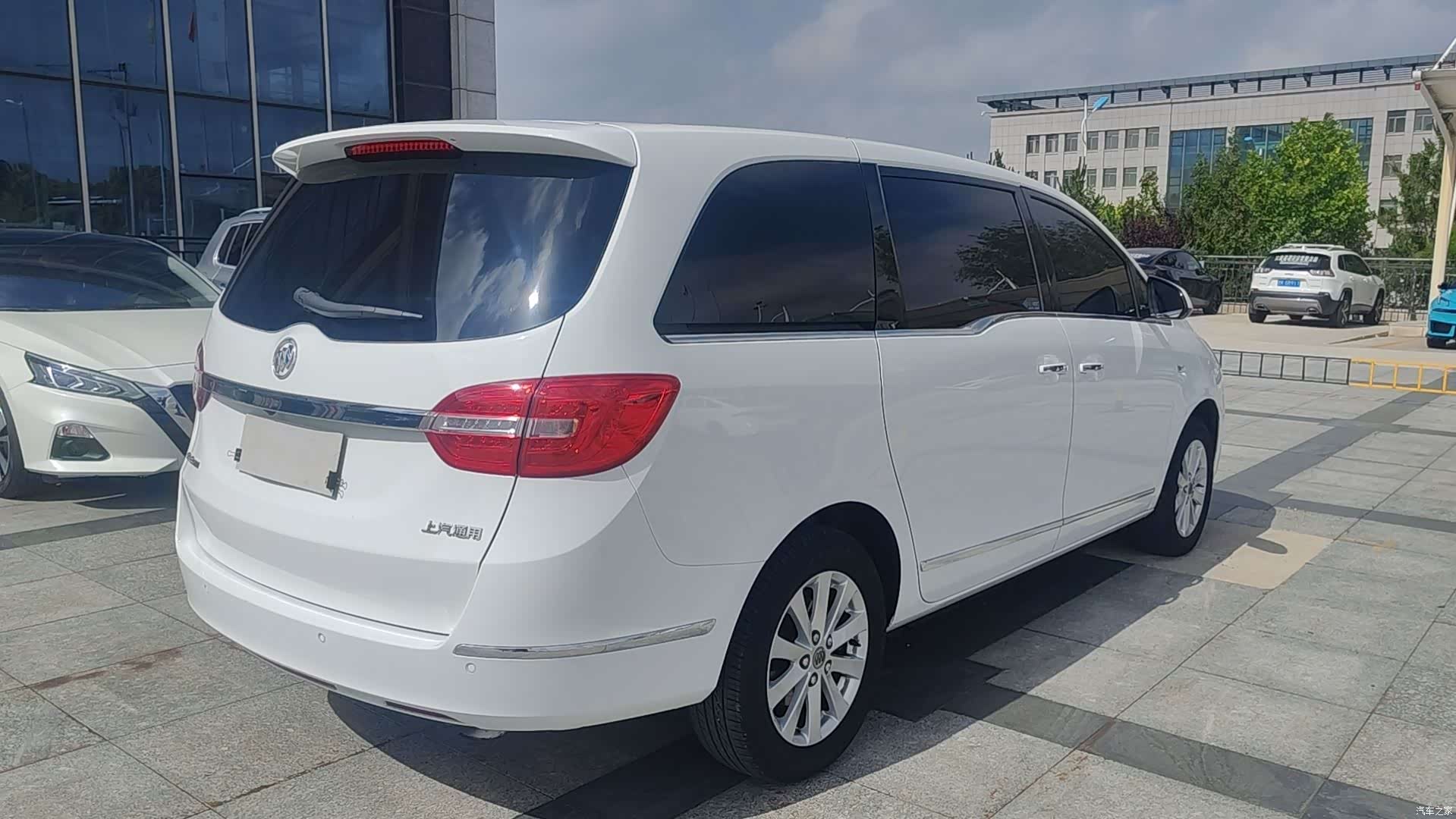 Buick GL8, 2018 4