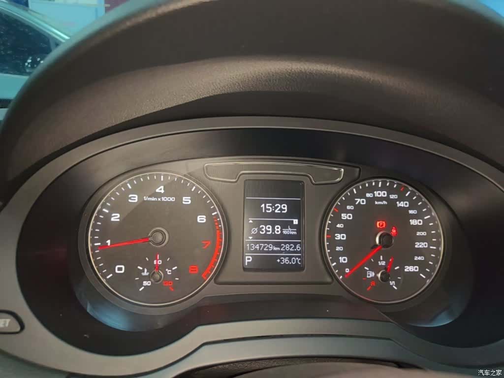Audi Q3, 2017 12