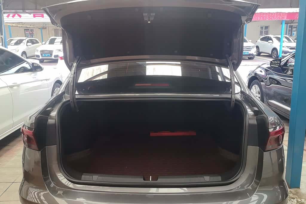 Geely Emgrand, 2025 4