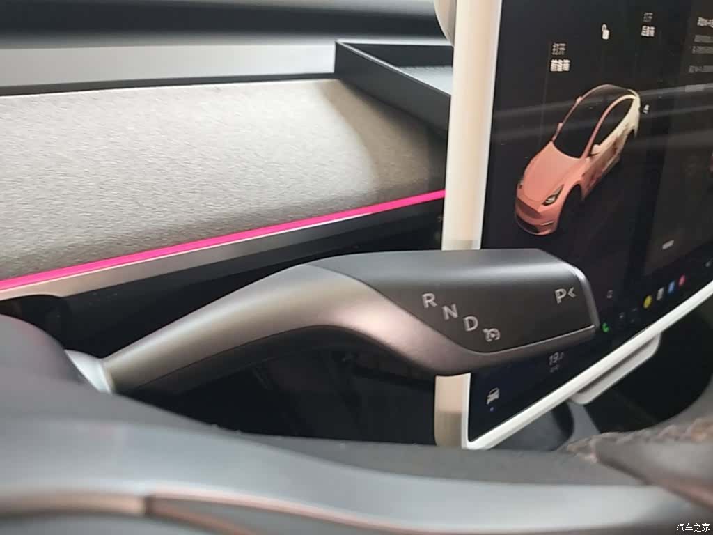 Tesla Model Y, 2024 14