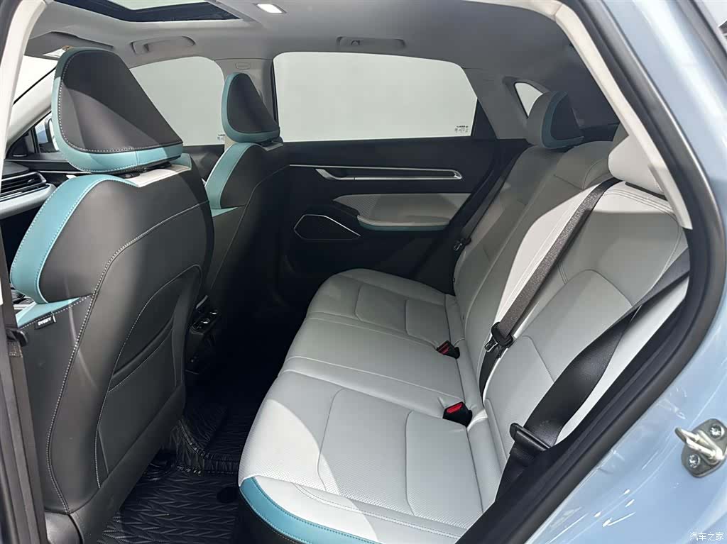 Geely Emgrand, 2023 23