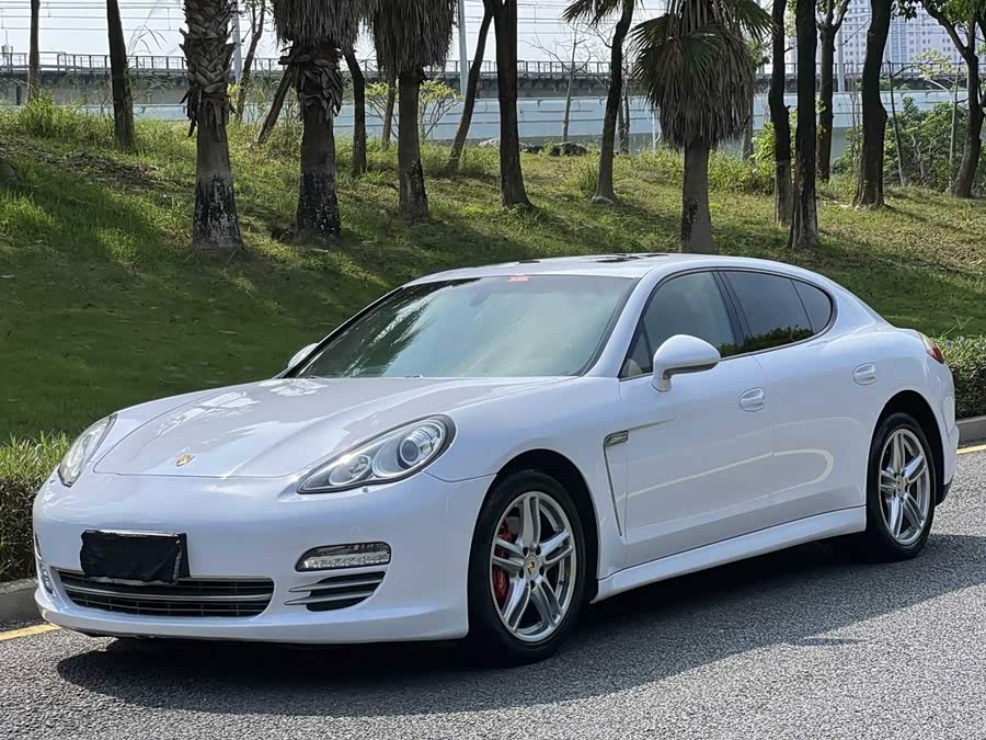 Porsche Panamera 2013, фото 1
