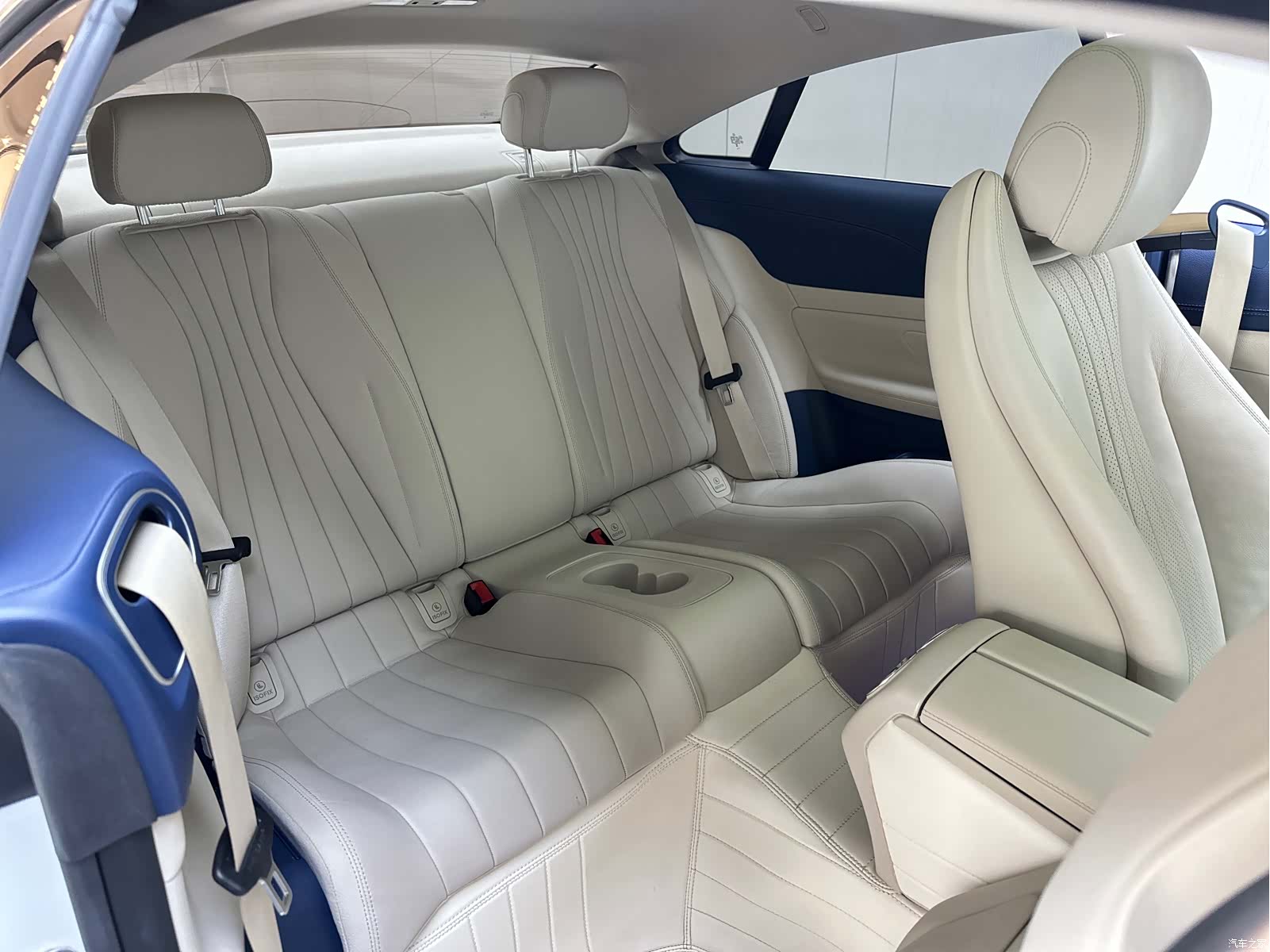 Mercedes-Benz E-Class, 2024 14