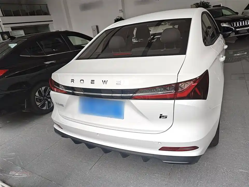 Roewe i5