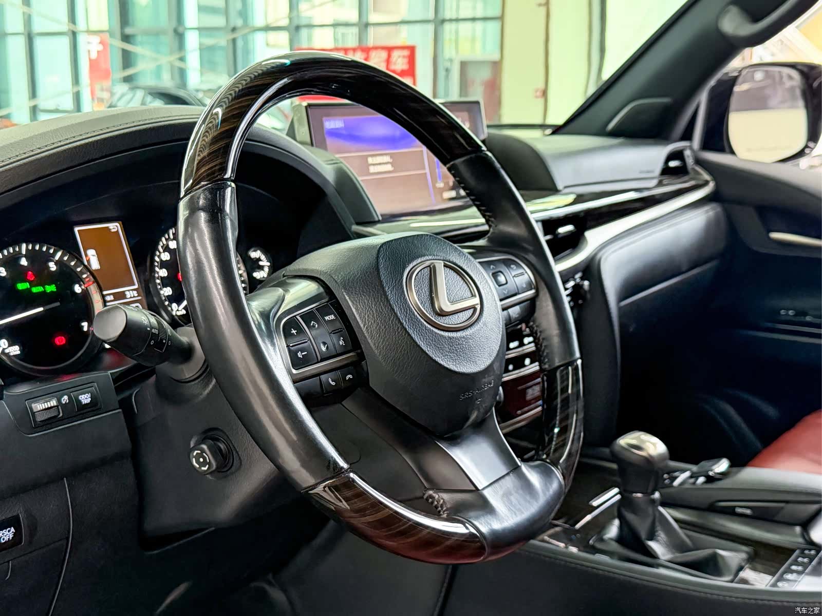 Lexus LX, 2019 15