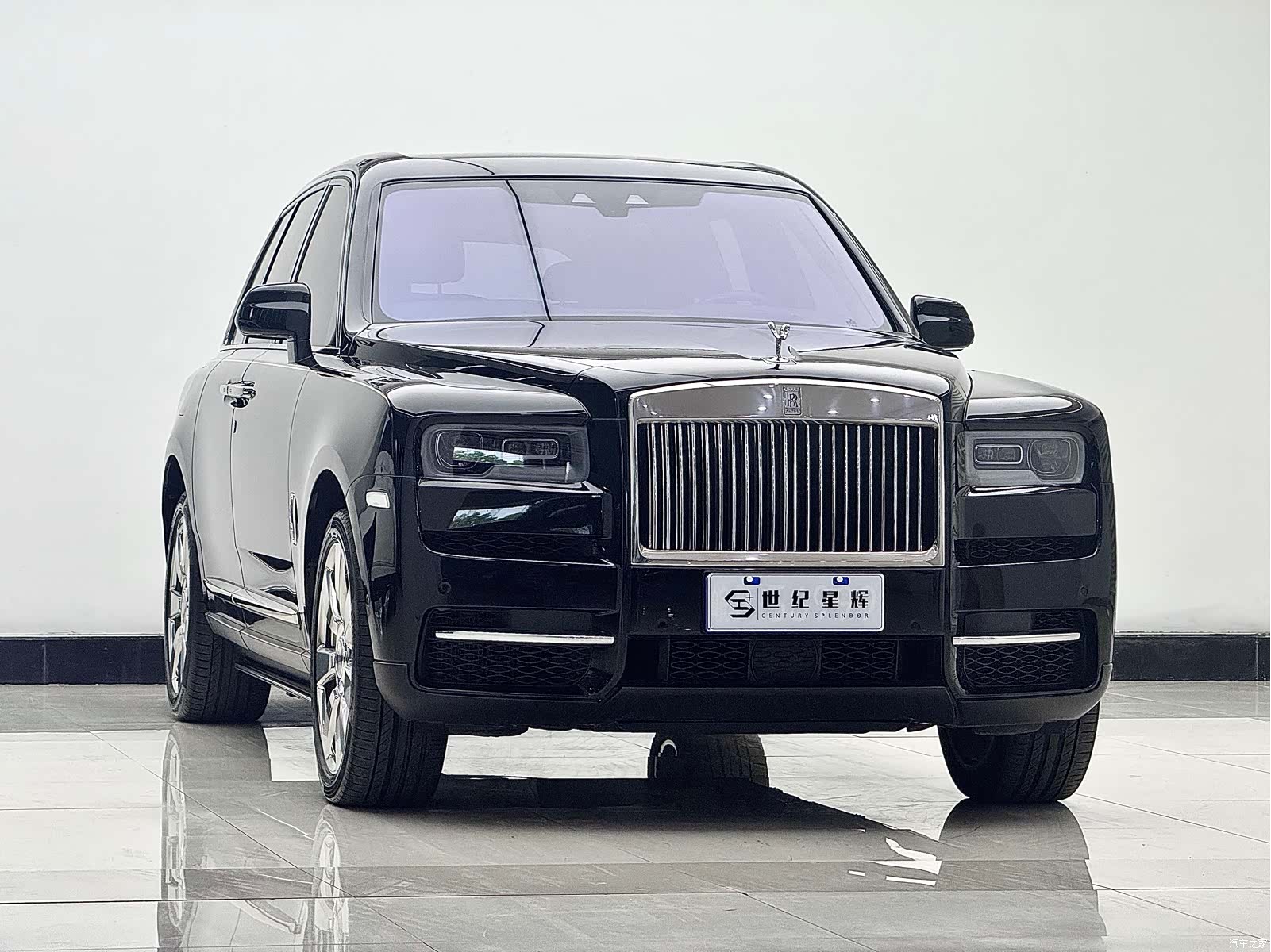 Rolls-Royce Cullinan, 2022 4