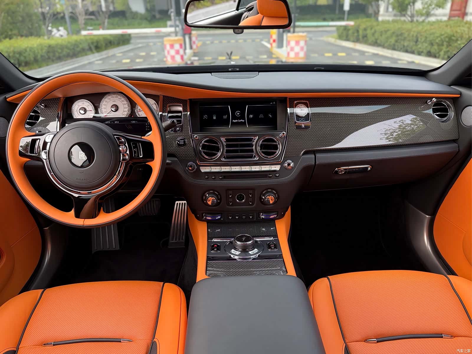 Rolls-Royce Wraith, 2022 все фото