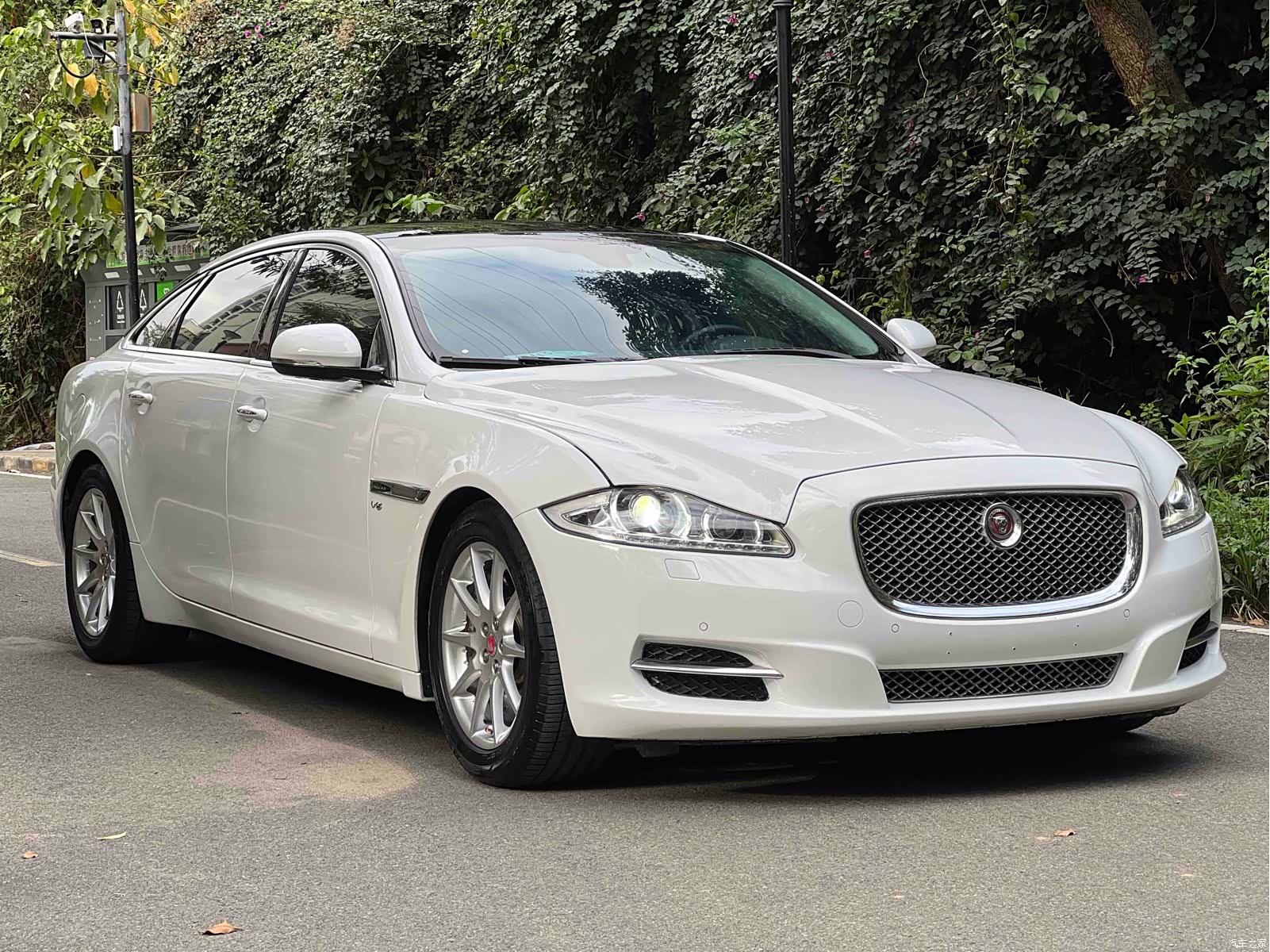 Jaguar XJ, 2015 3