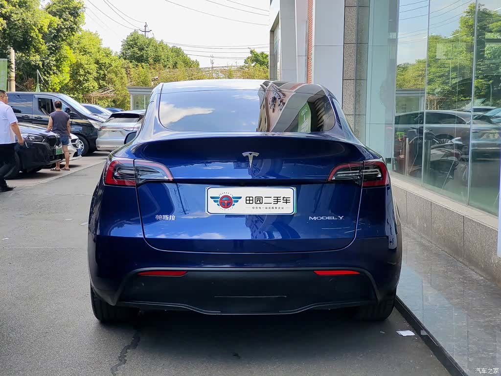 Tesla Model Y, 2021 все фото