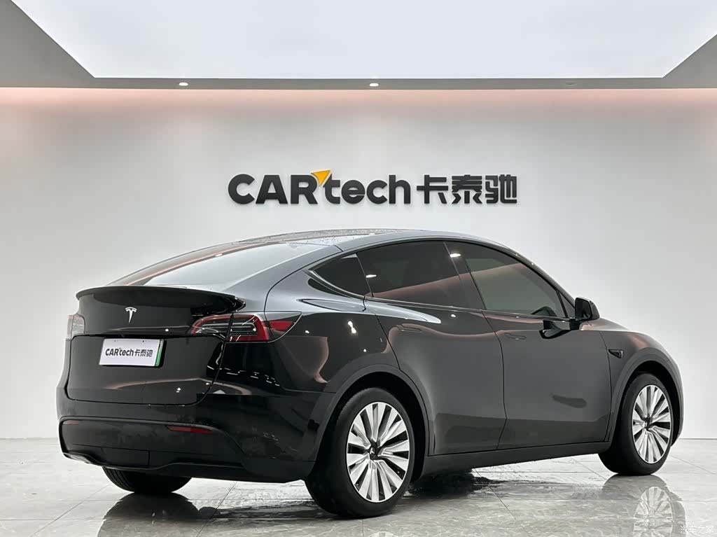 Tesla Model Y, 2024 все фото