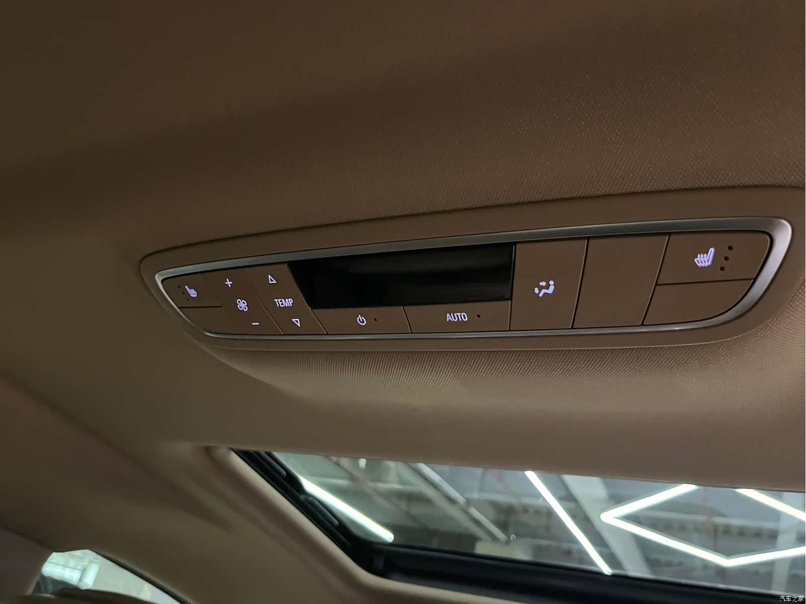 Buick GL8, 2020 18