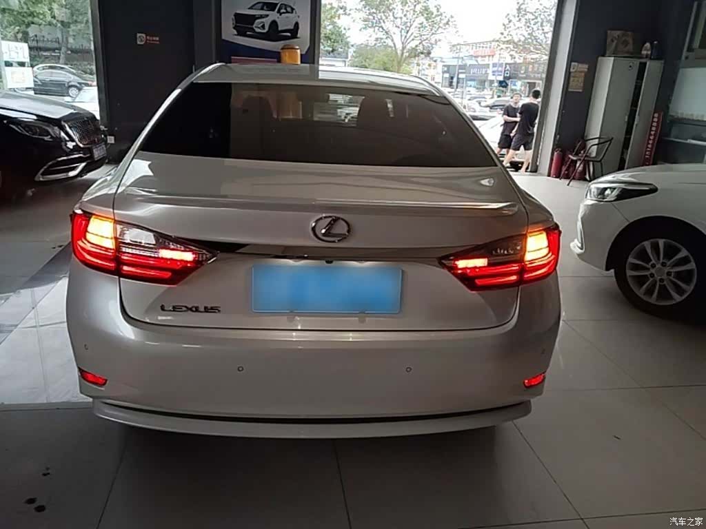 Lexus ES, 2017 6
