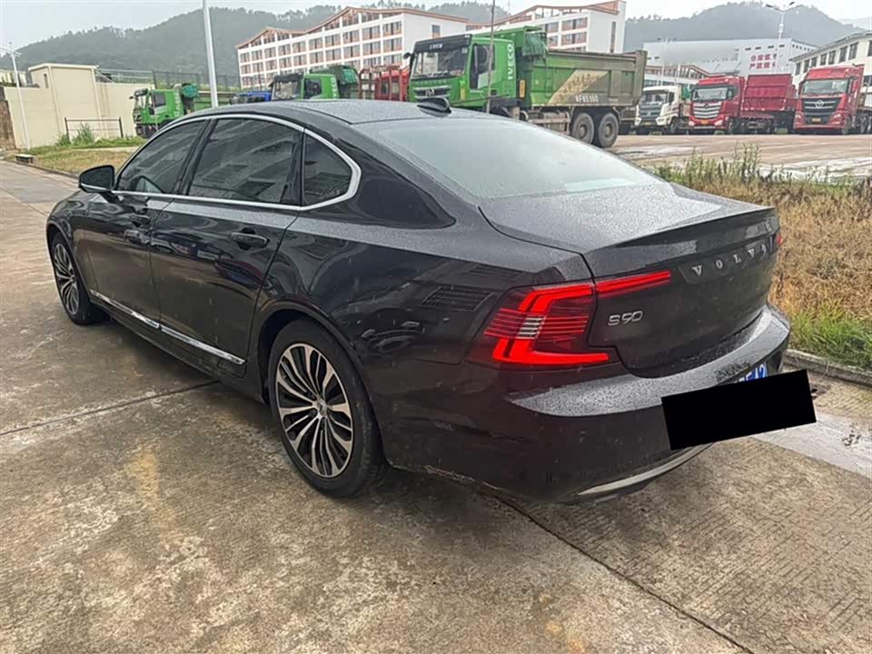 Volvo S90