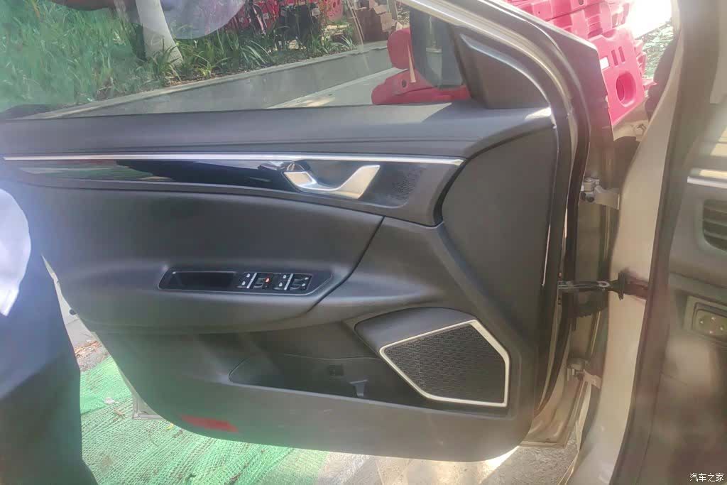 Geely Emgrand, 2021 7