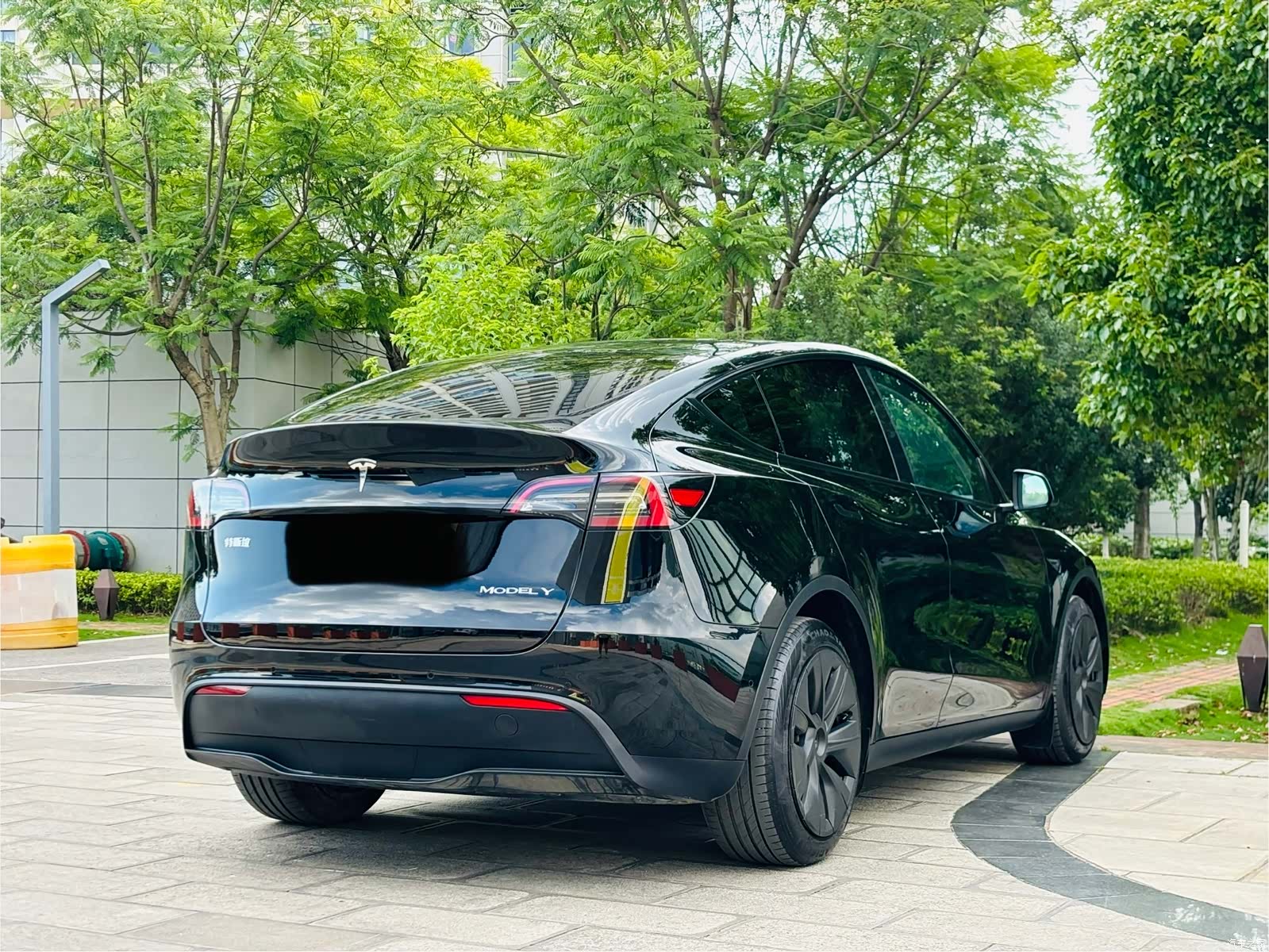 Tesla Model Y, 2024 18