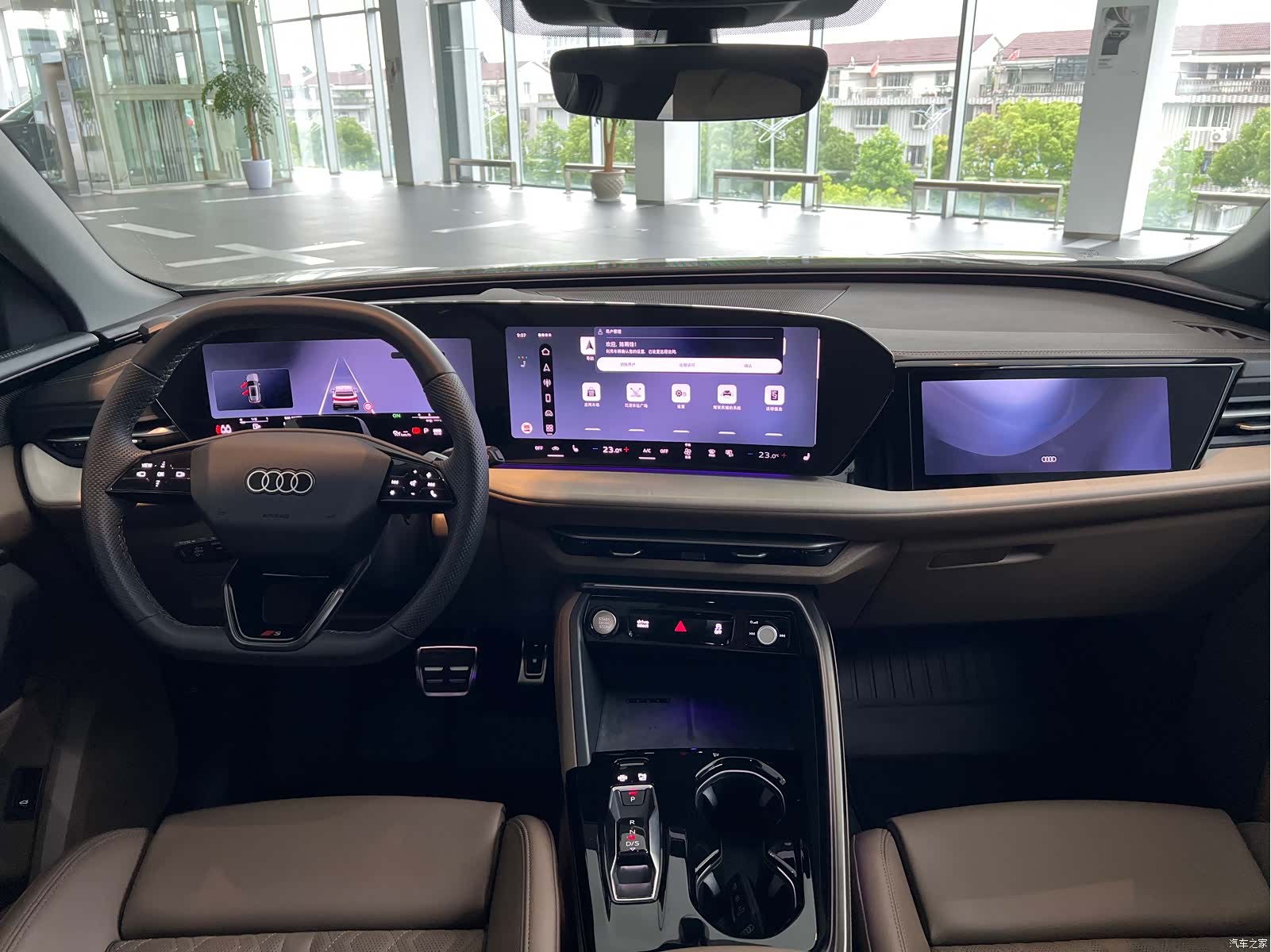 Audi Q5L, 2025 10