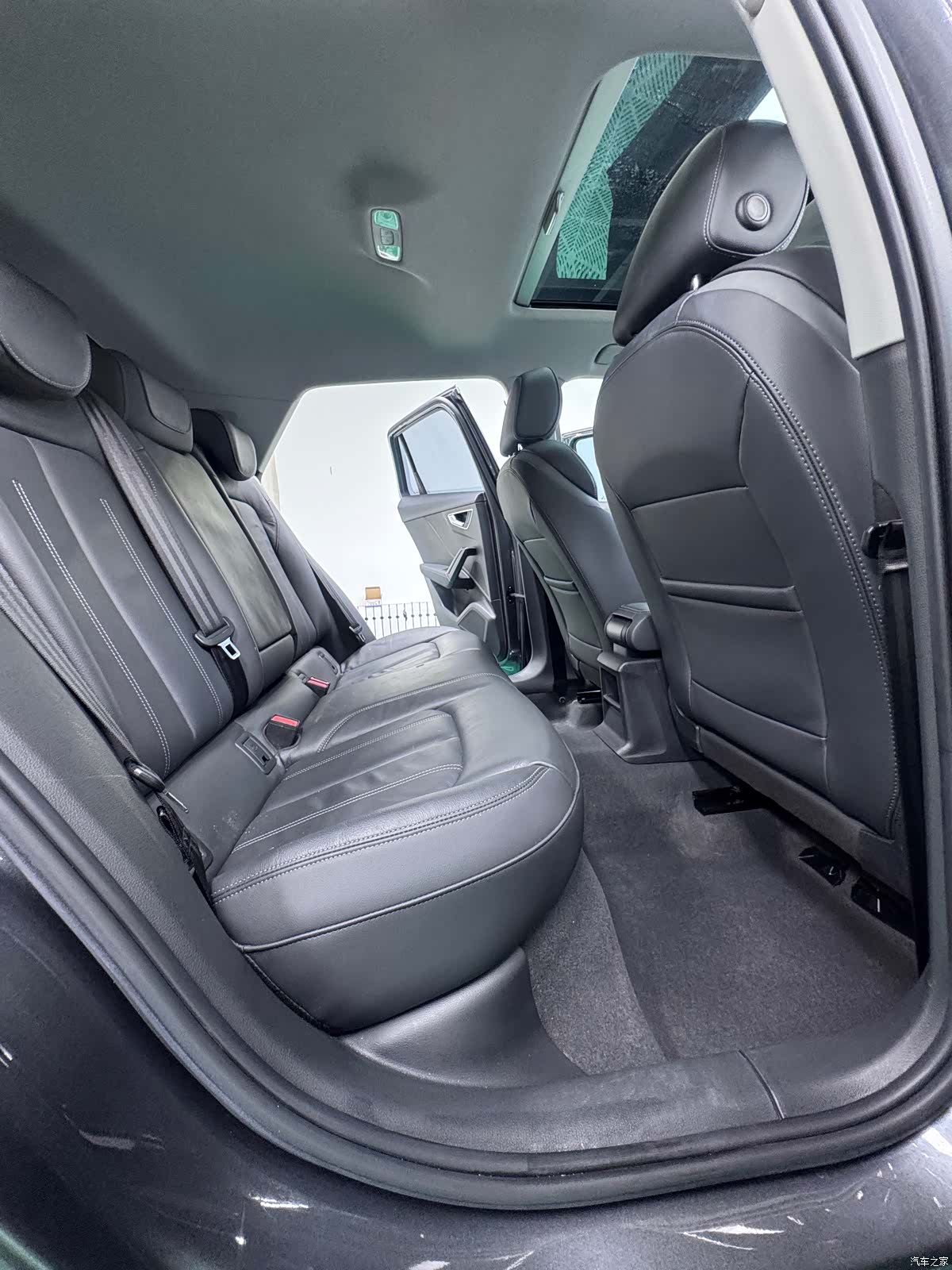 Audi Q2L, 2023 10