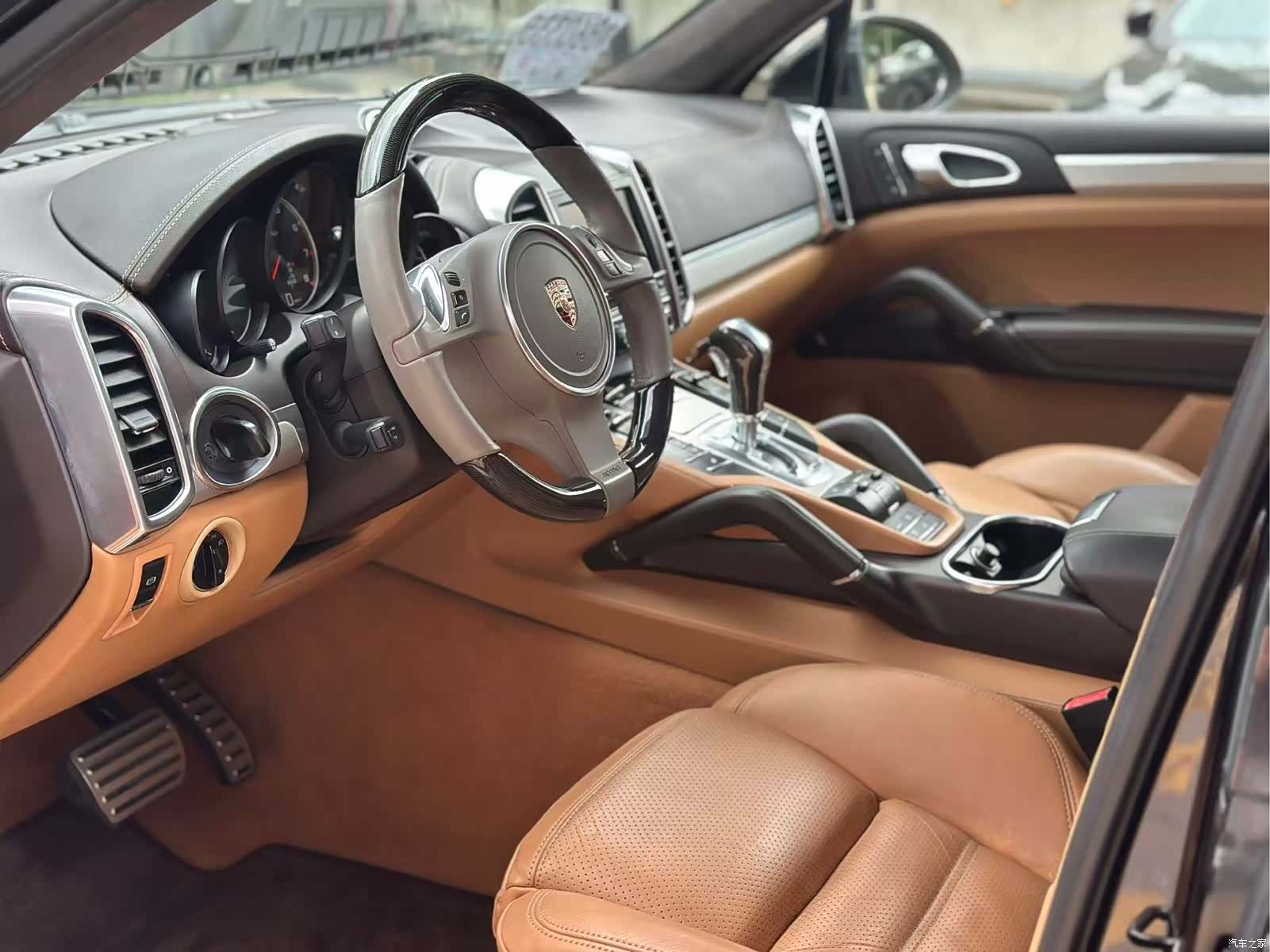 Porsche Cayenne, 2011 4