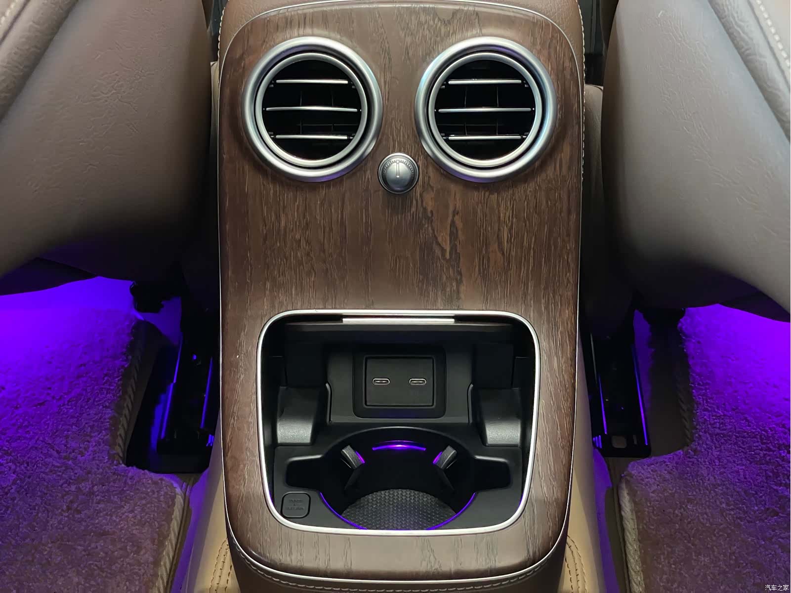 Mercedes-Benz E-Class, 2022 18