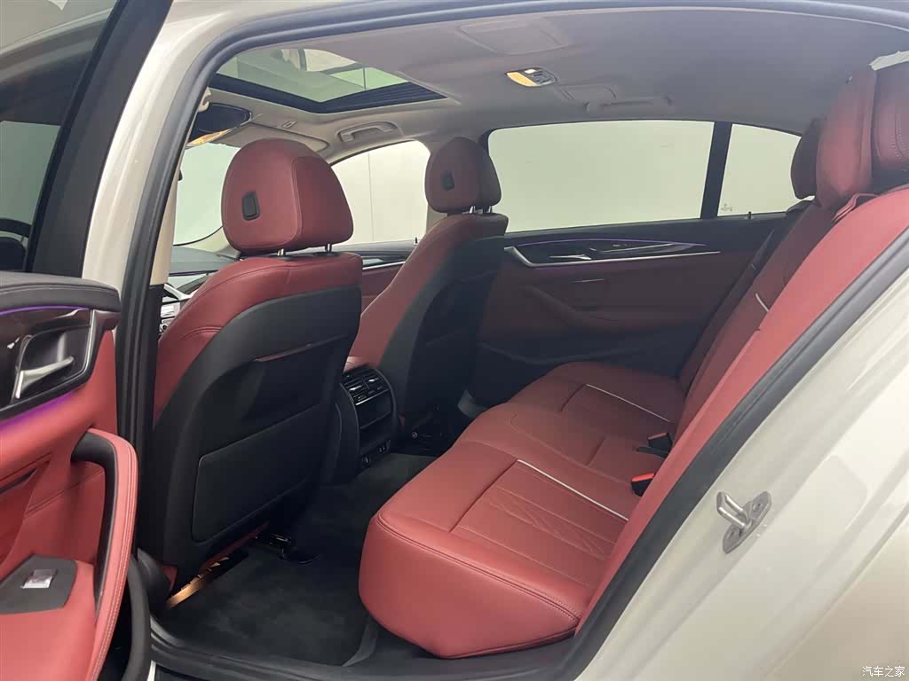 BMW 5 Series, 2022 8