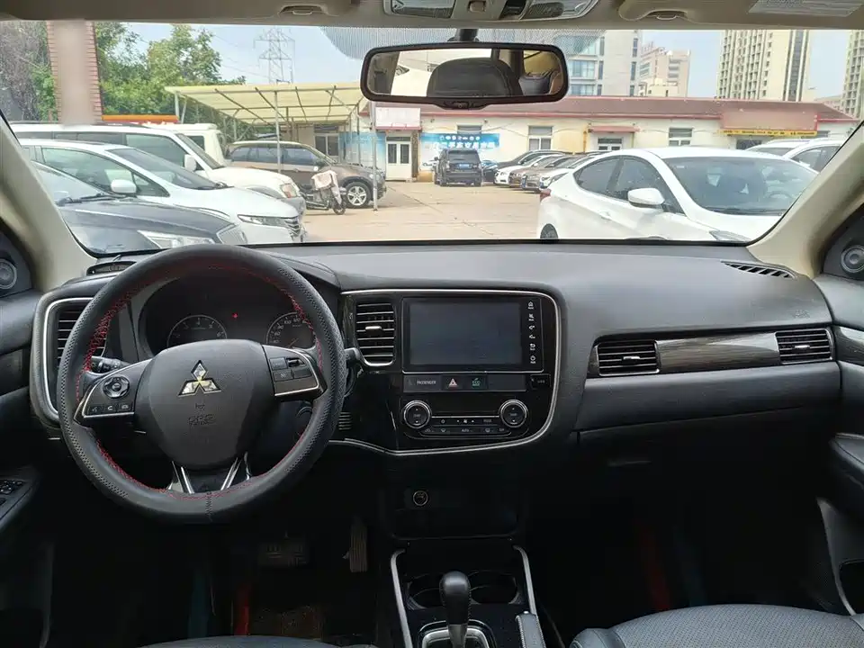 Mitsubishi Outlander