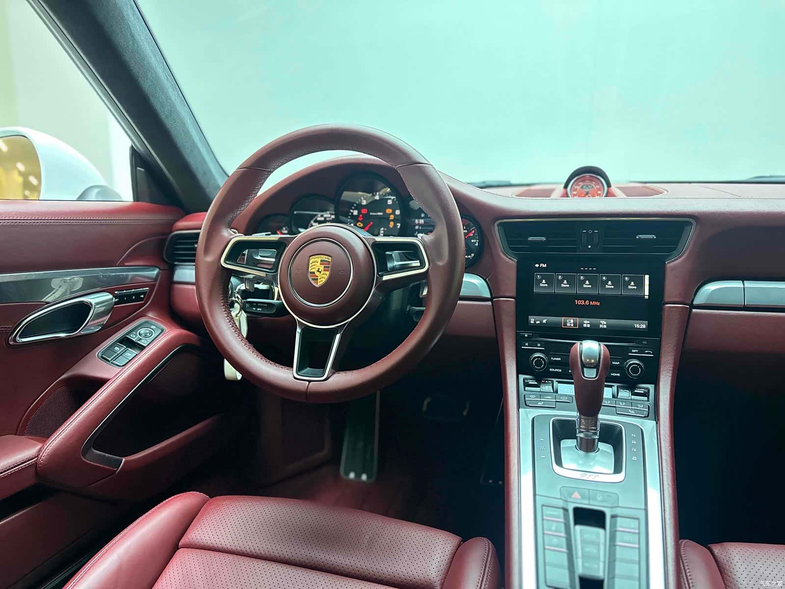 Porsche 911, 2016 17