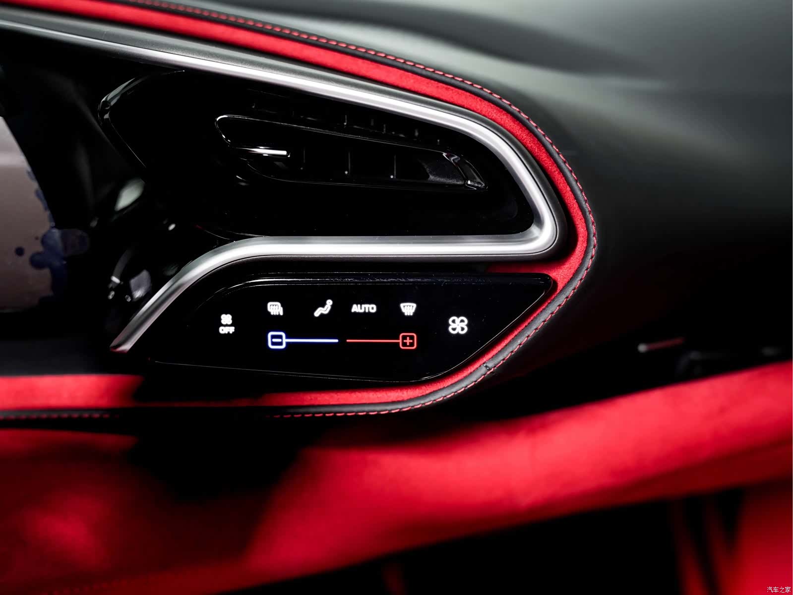 Ferrari 296, 2024 4