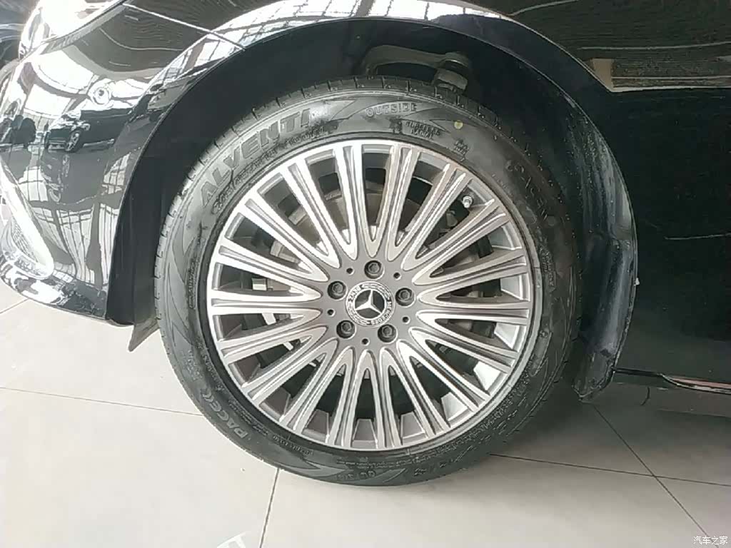Mercedes-Benz E-Class, 2023 23