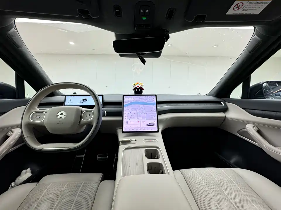 NIO ES8