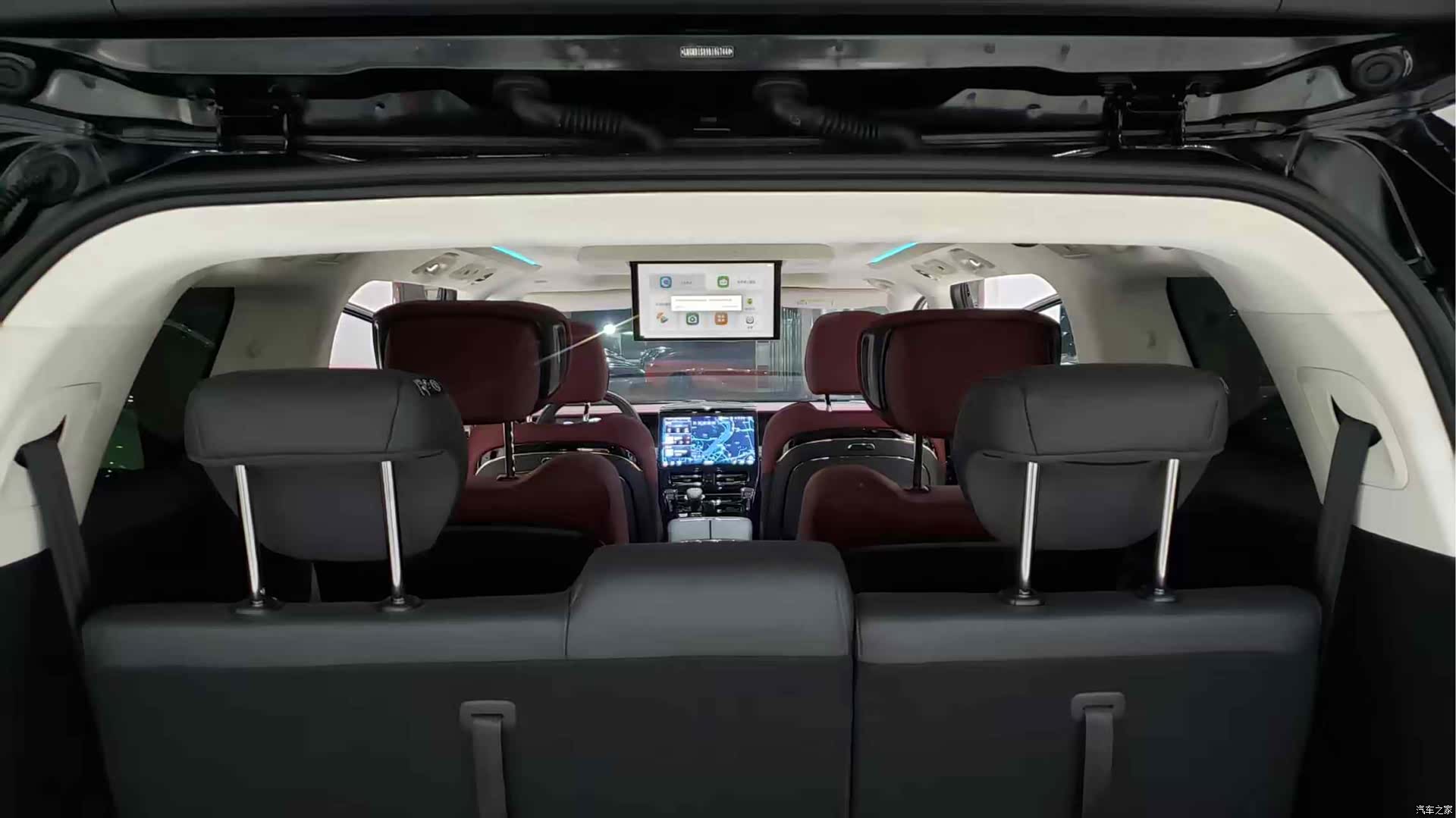 Trumpchi E9, 2025 10
