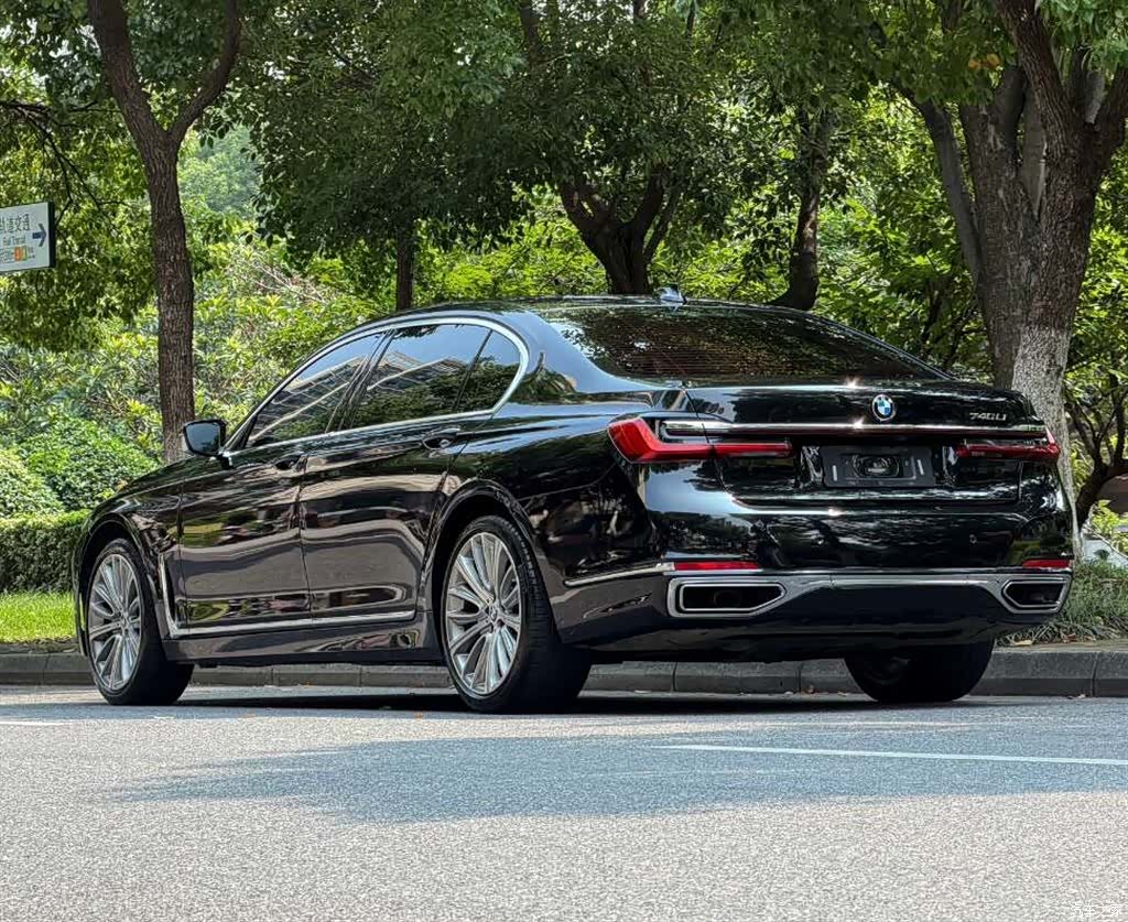 BMW 7 Series, 2021 все фото