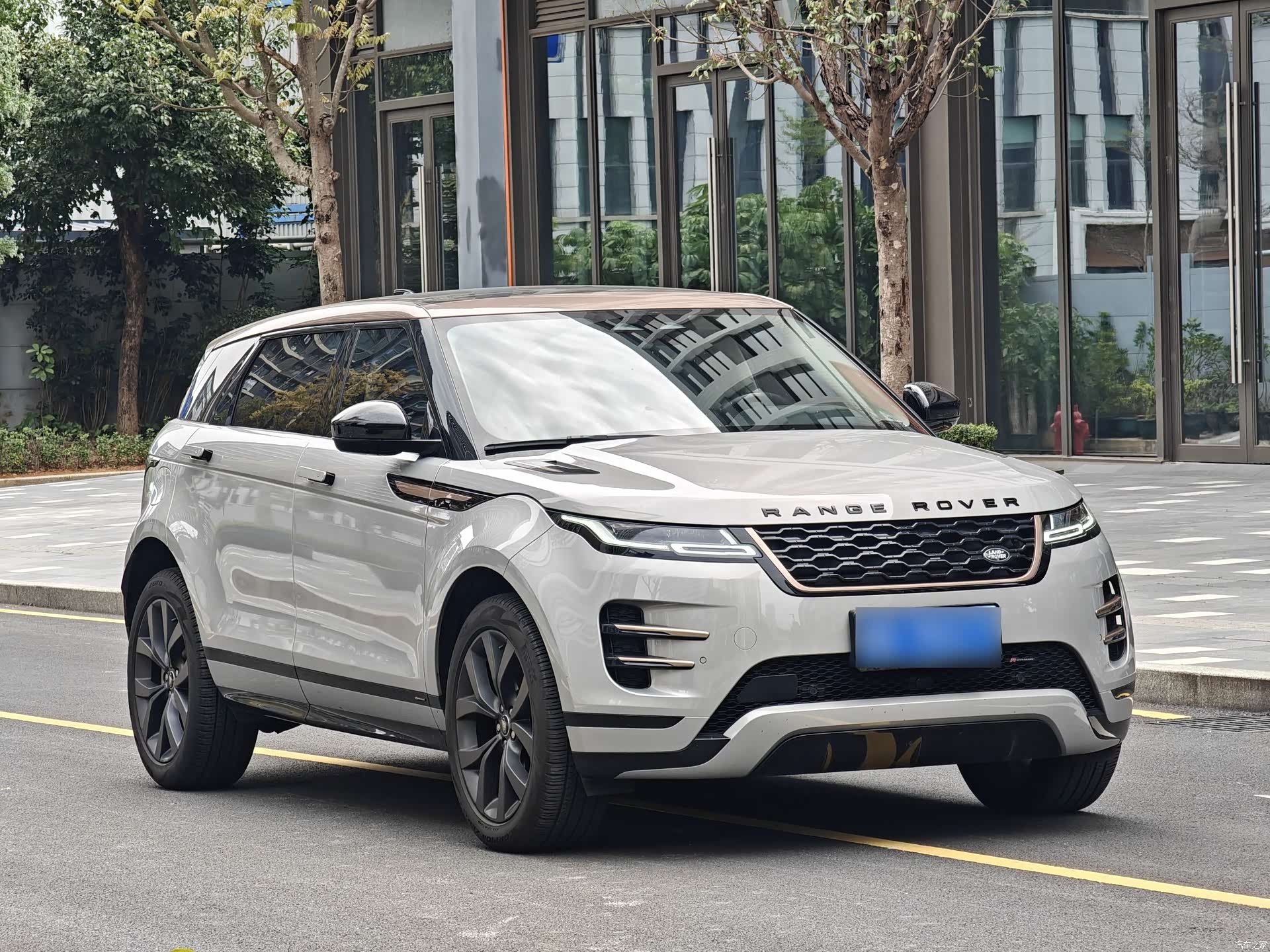 Land Rover Range Rover, 2024 3