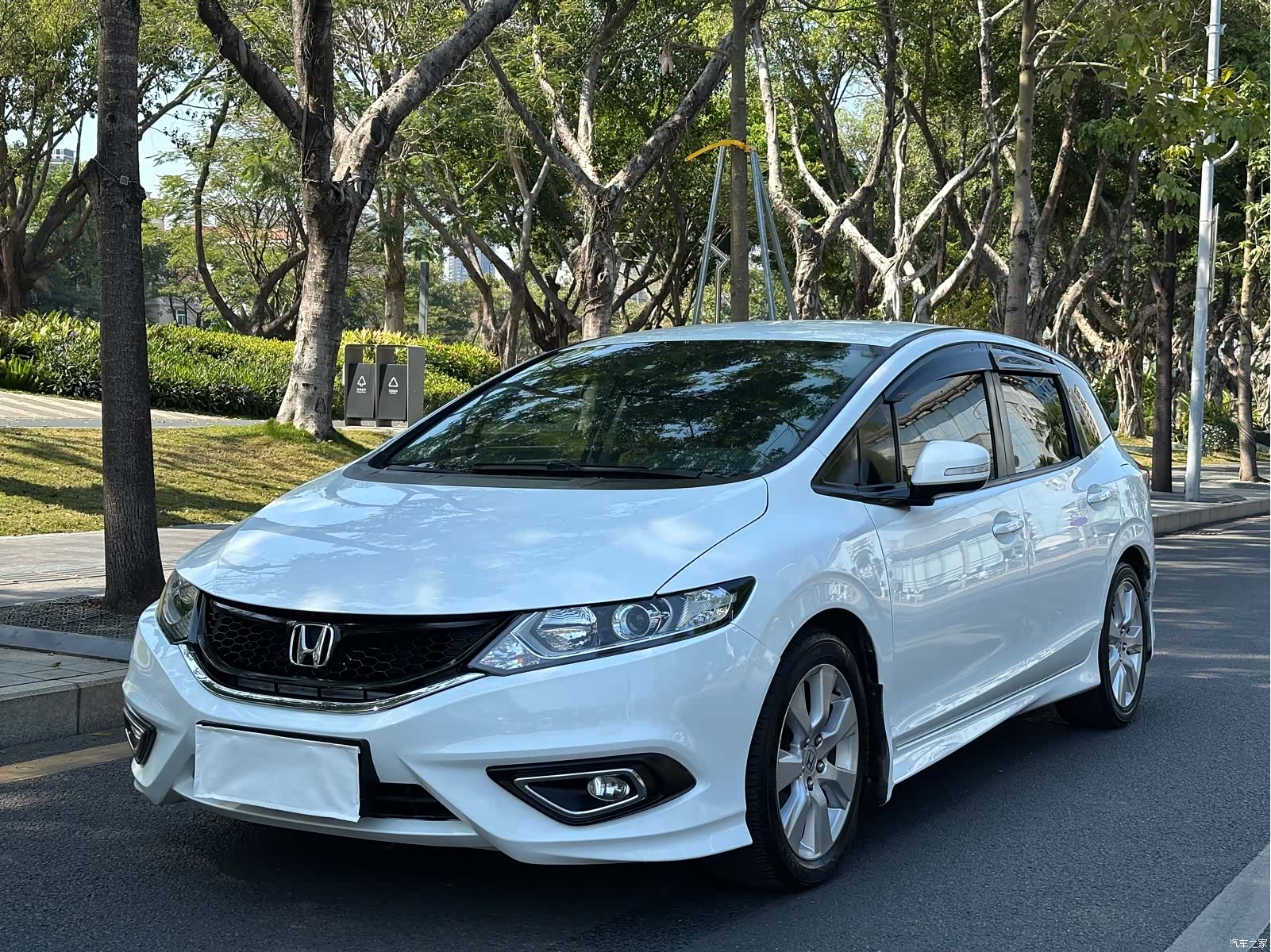 Honda Jade, 2014 1