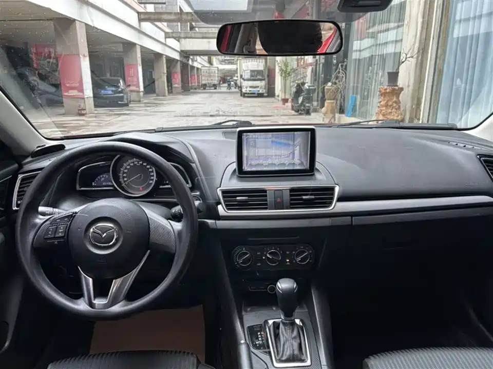 Mazda 3 Angkesaila