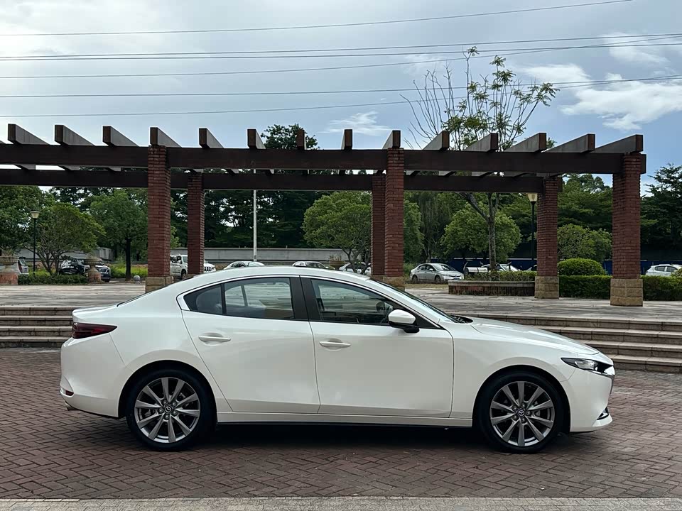 Mazda 3 Angkesaila