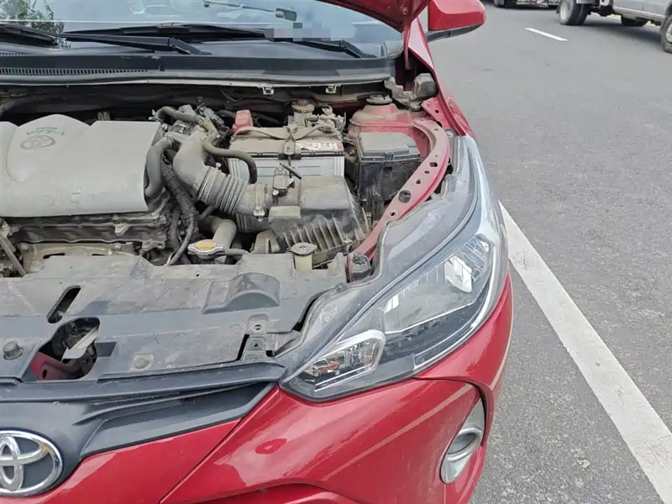 Toyota YARiS L to enjoy