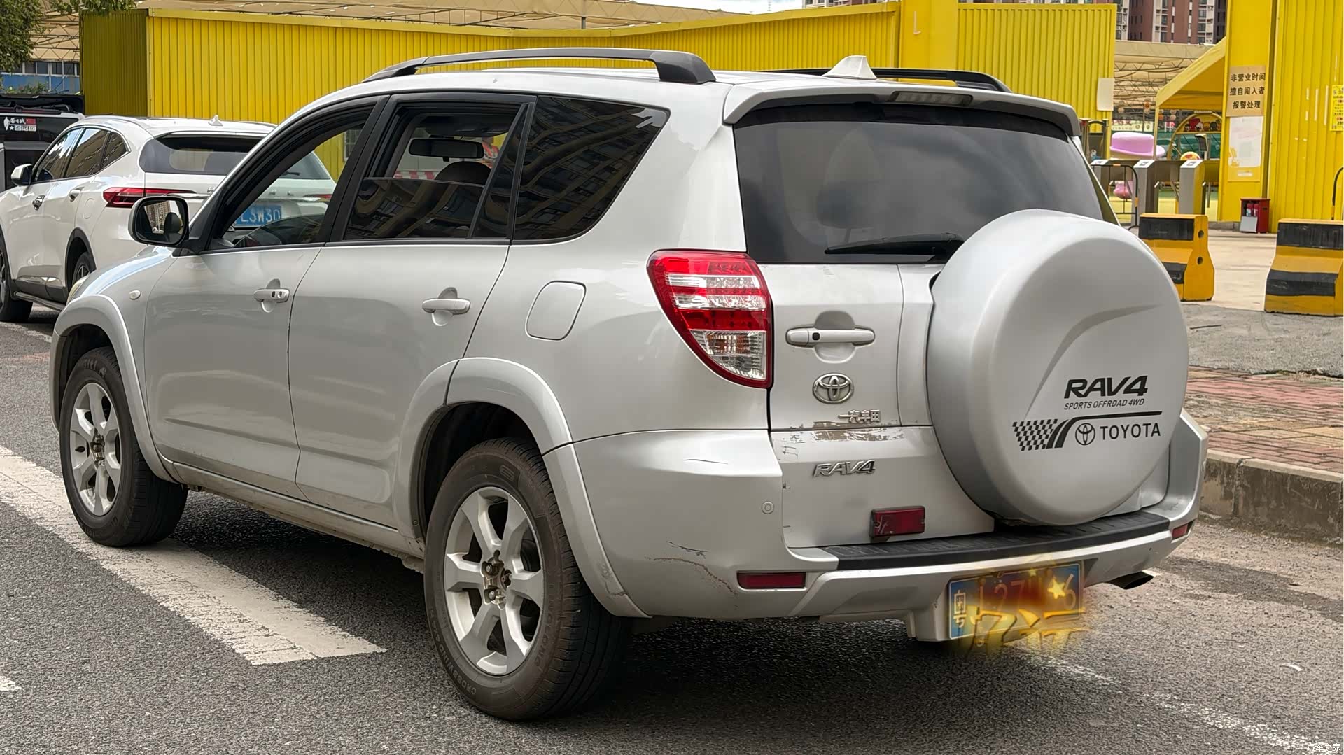 Toyota RAV4, 2009 4