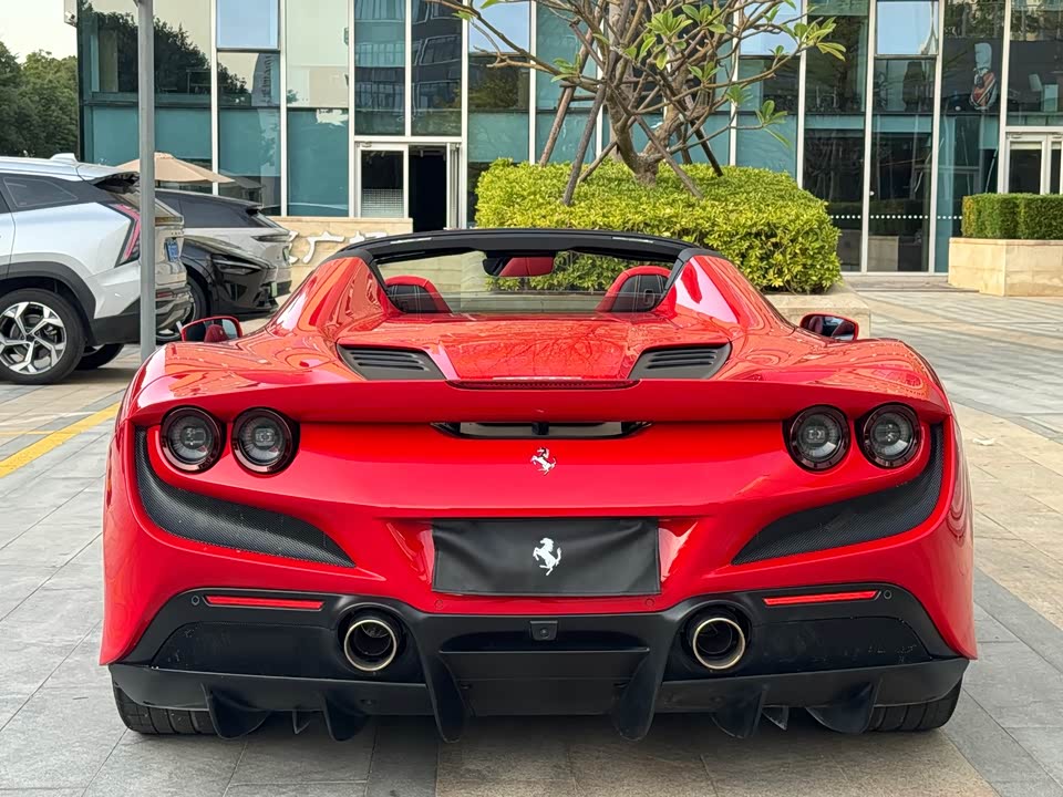 Ferrari F8