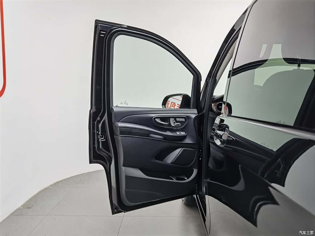 Mercedes-Benz V-Class, 2021 8