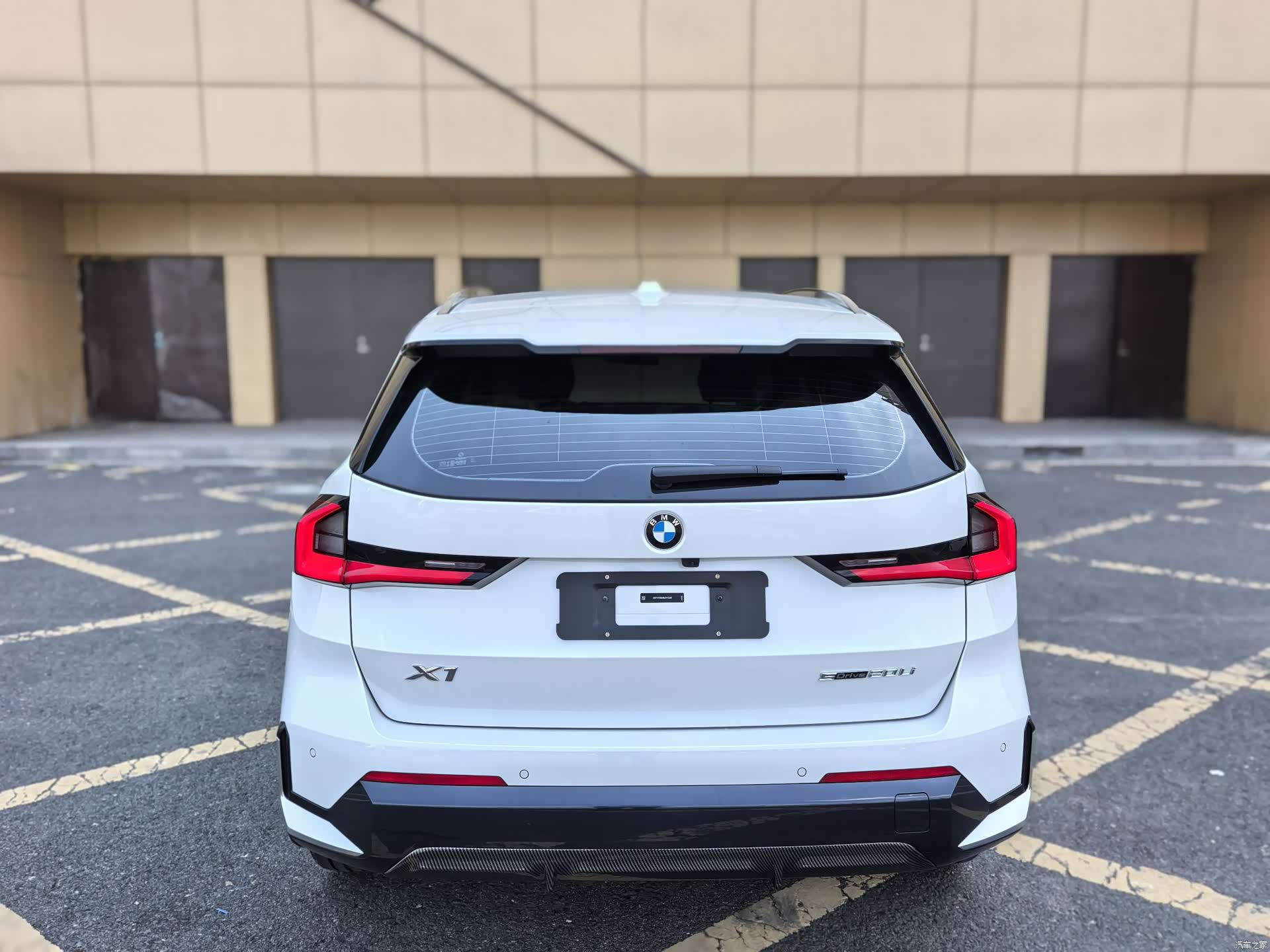 BMW X1, 2023 все фото