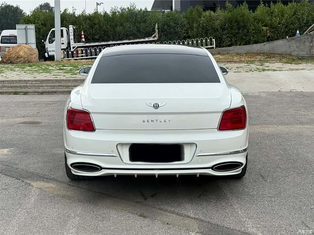 Bentley Flying Spur, 2025 8