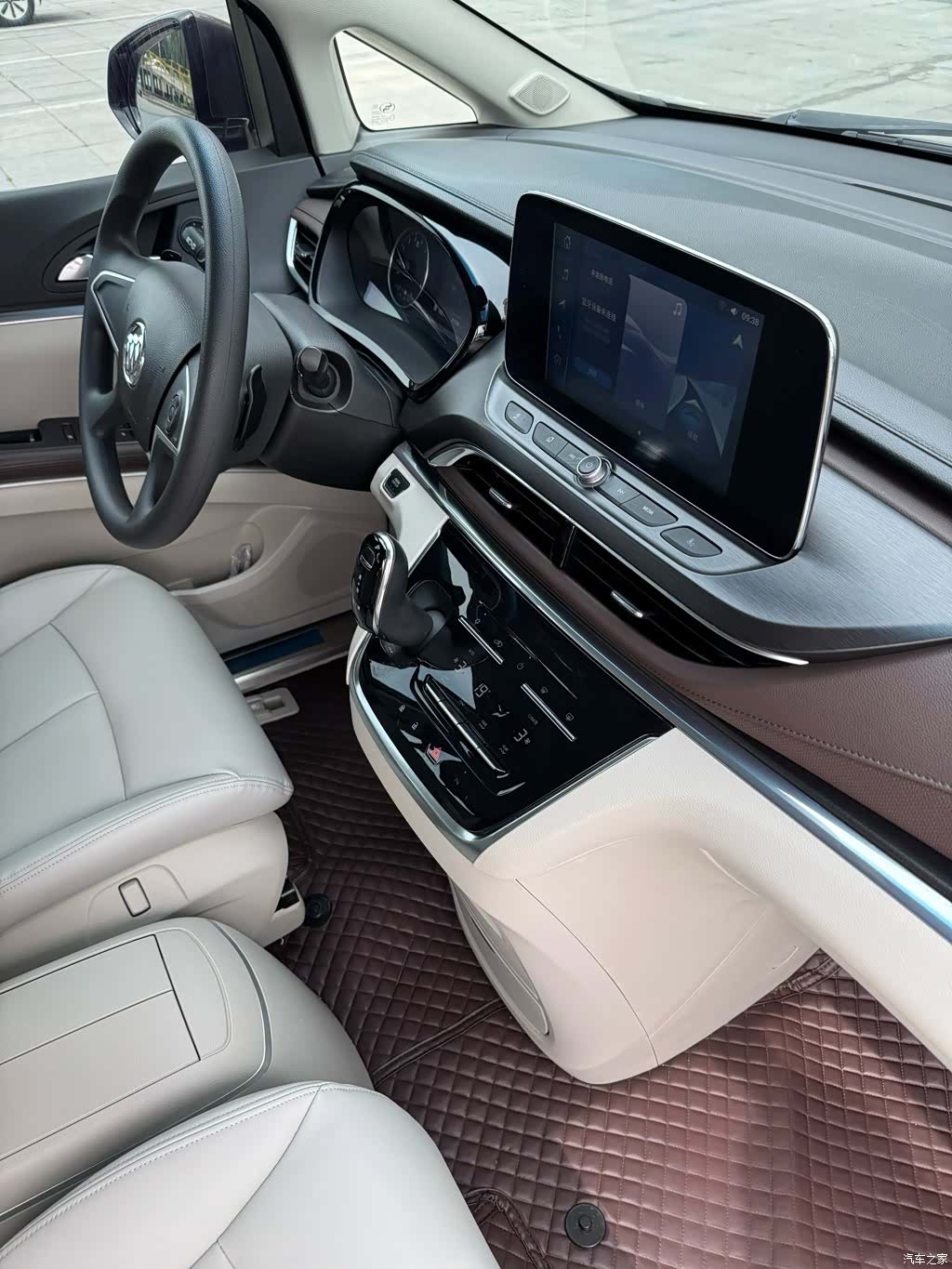 Buick GL8, 2023 9