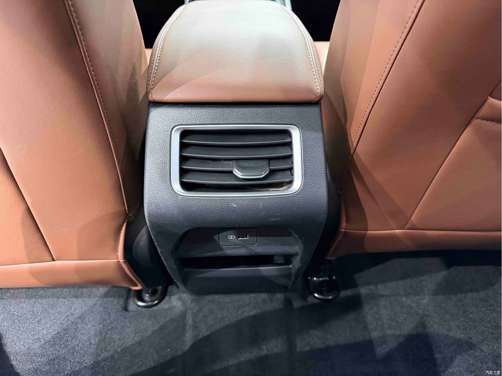Geely X6, 2021 17