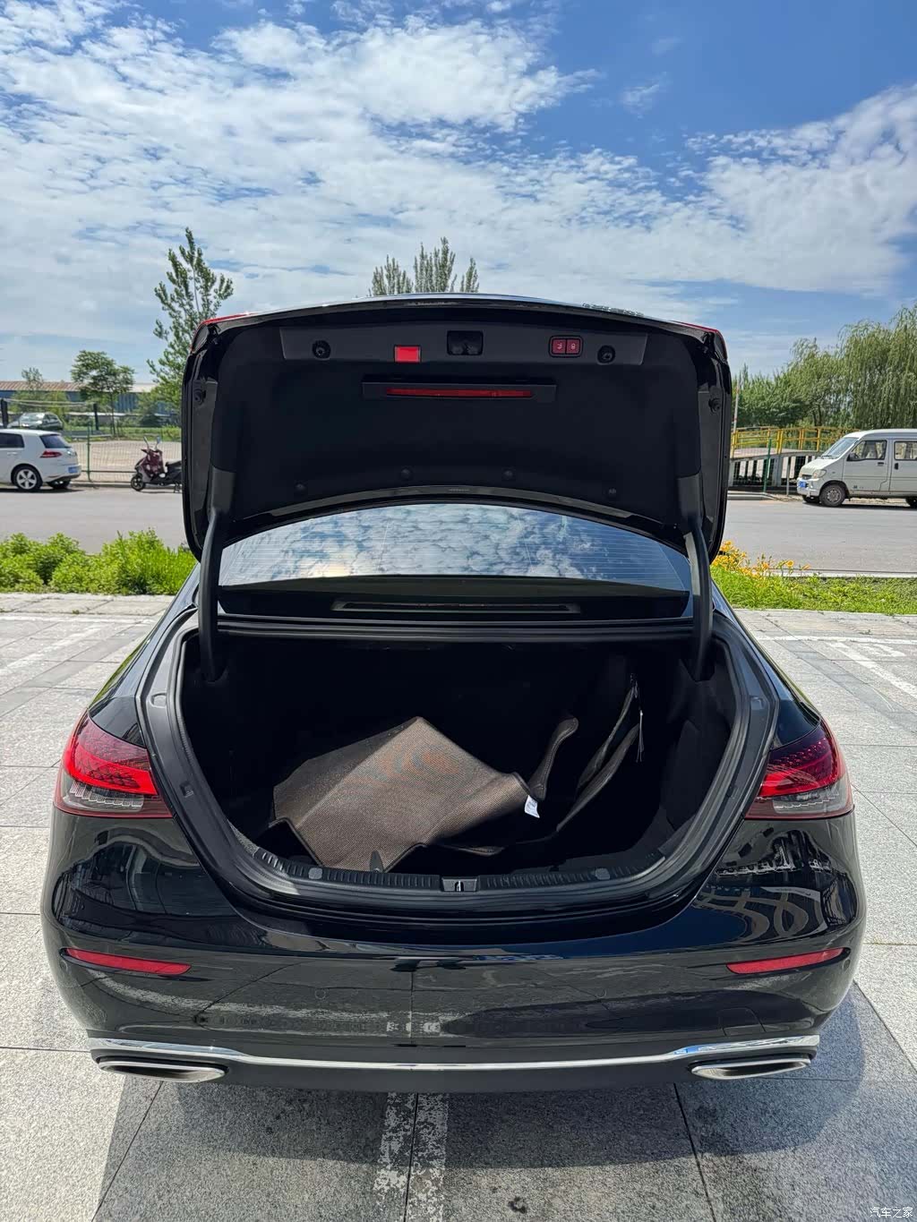 Mercedes-Benz E-Class, 2021 4