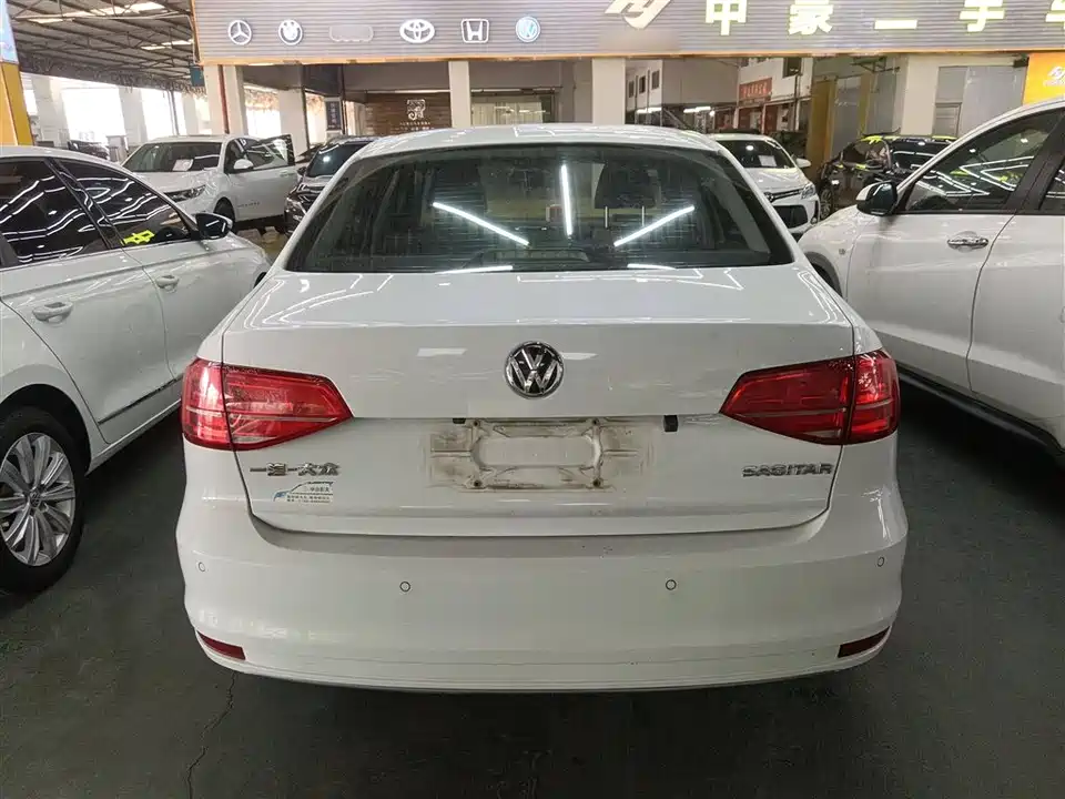 Volkswagen Sagitar