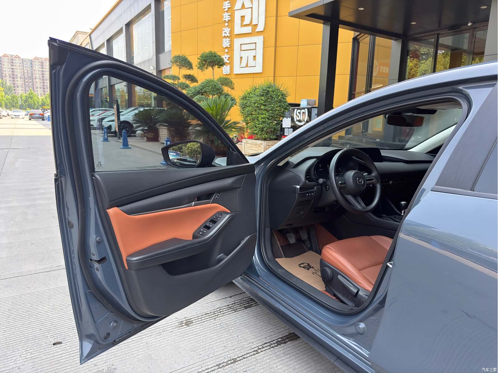 Mazda Mazda3, 2023 17