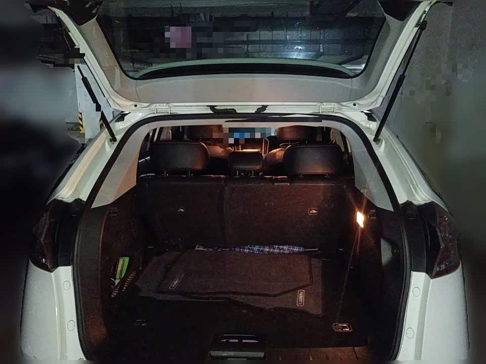 Luxgen Excellent 6 SUV