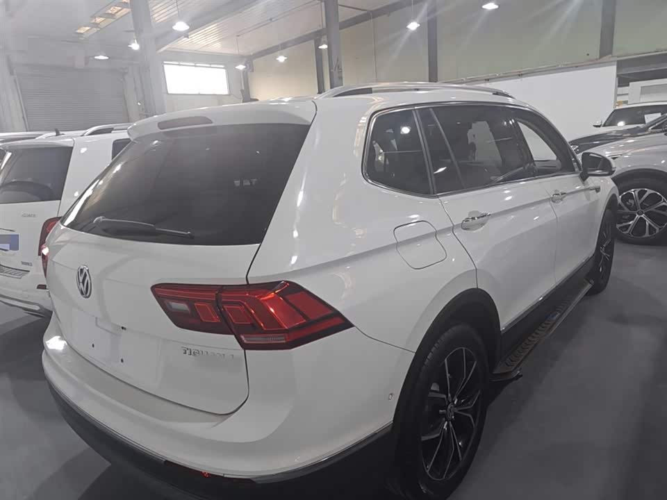 Volkswagen Tiguan L