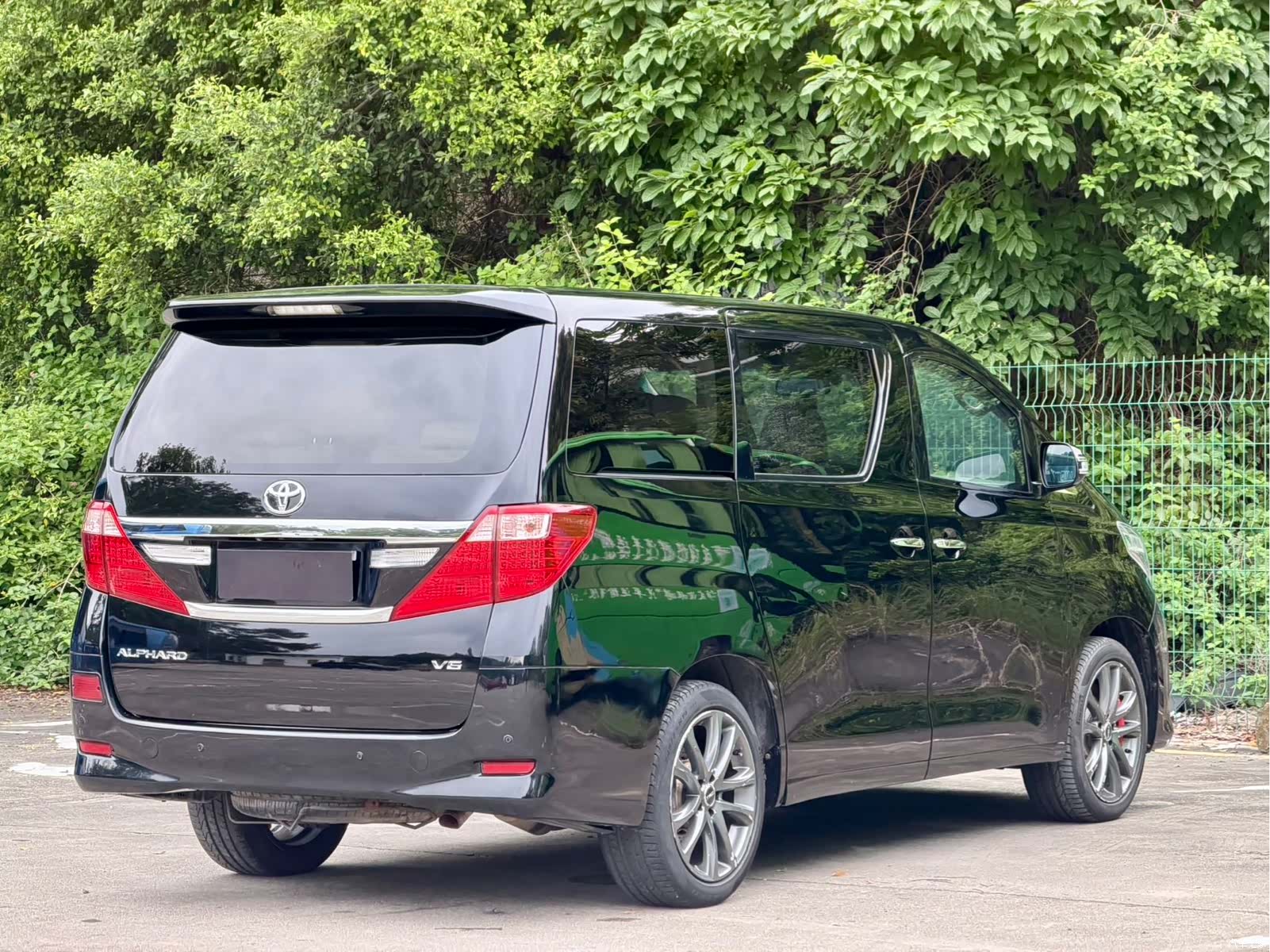 Toyota Alphard, 2012 3